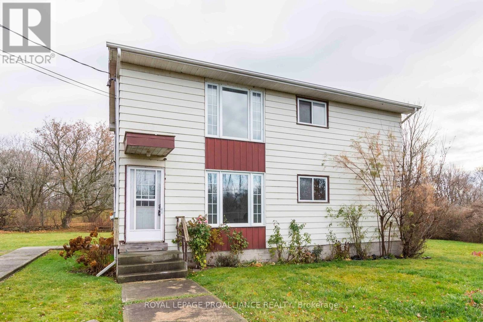 25 Quinte View Drive, Quinte West, Ontario  K8V 5P5 - Photo 2 - X12350674