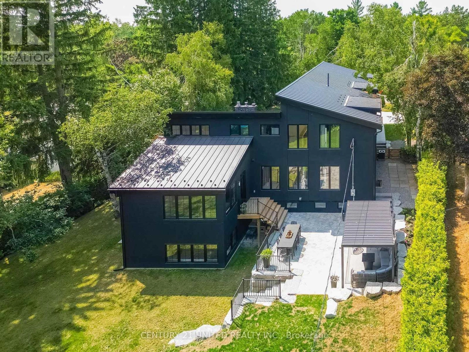 34 Edgewood Road, Peterborough West, Ontario  K9J 6V8 - Photo 2 - X12350762