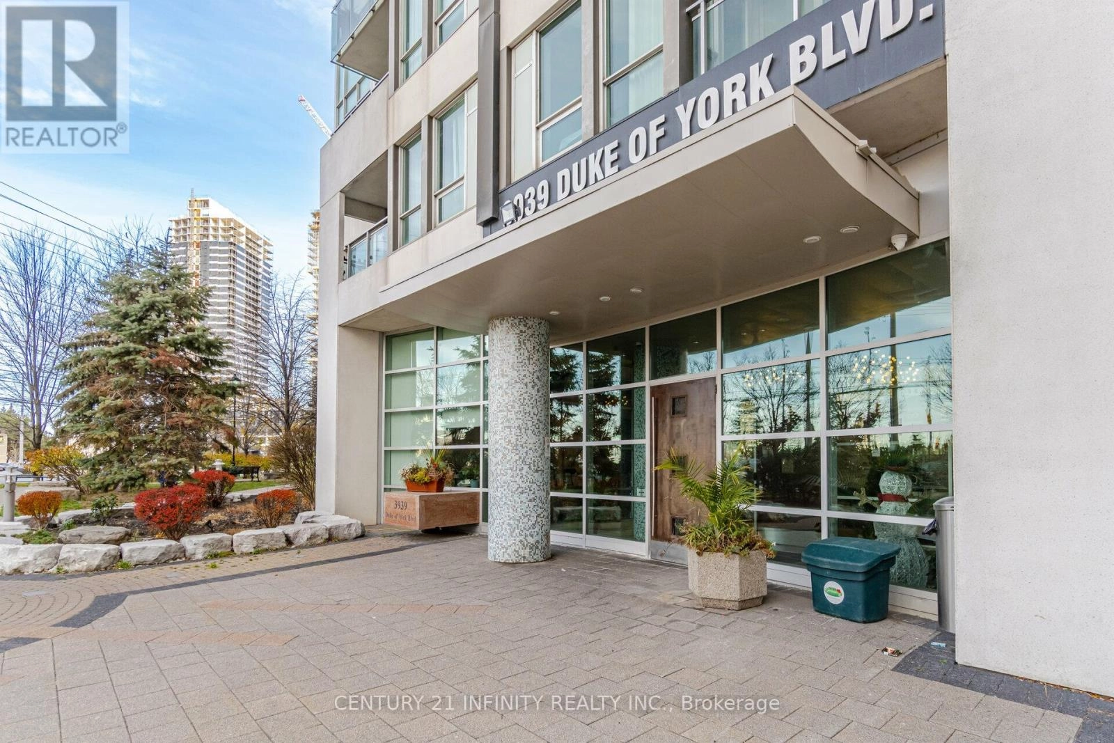 Ph1 - 3939 Duke Of York Boulevard, Mississauga, Ontario  L5B 4N2 - Photo 3 - W12350835