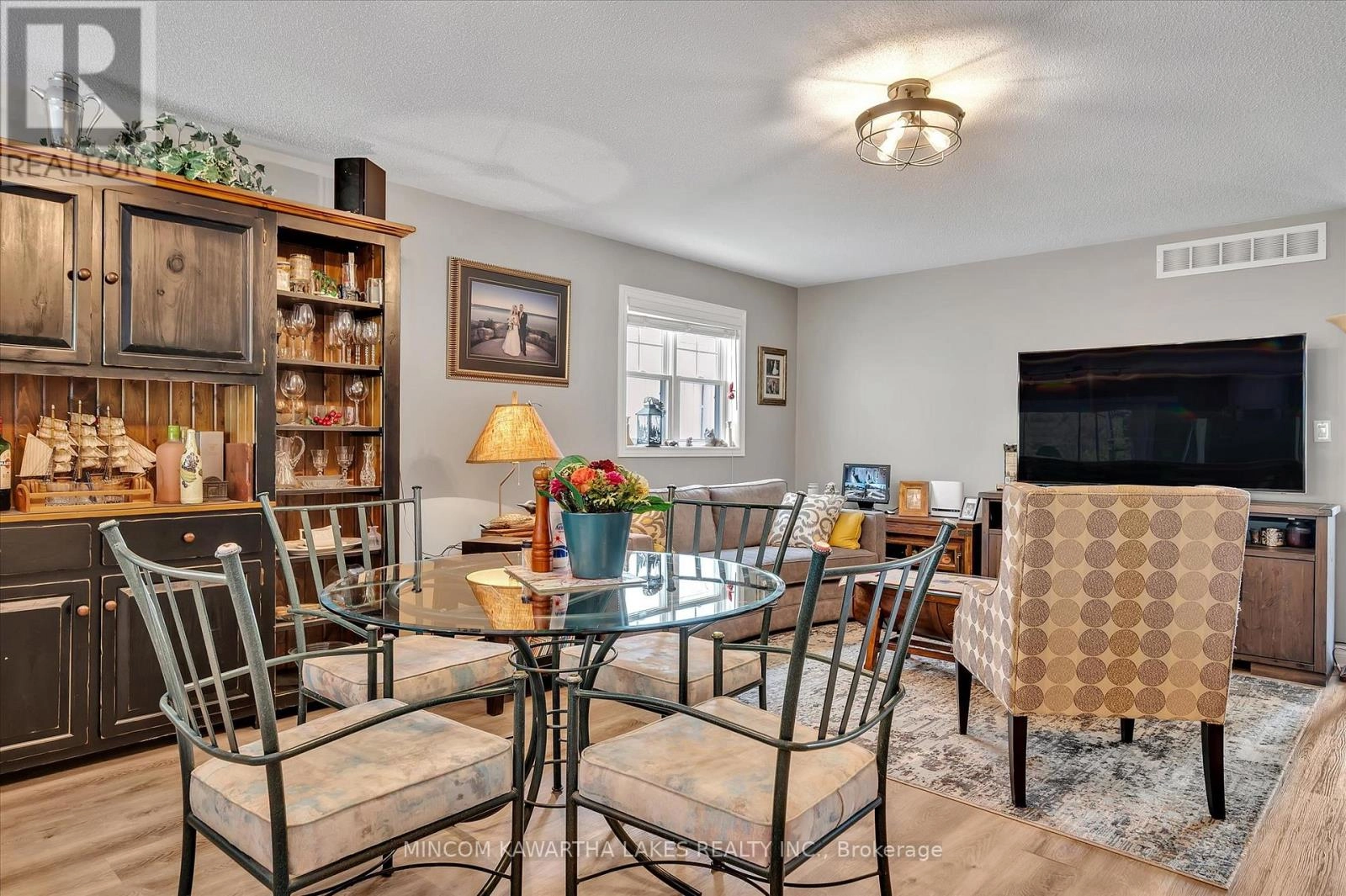 2 Peace Crescent, Peterborough North, Ontario K9H 0C1 - Photo 11 - X12350983