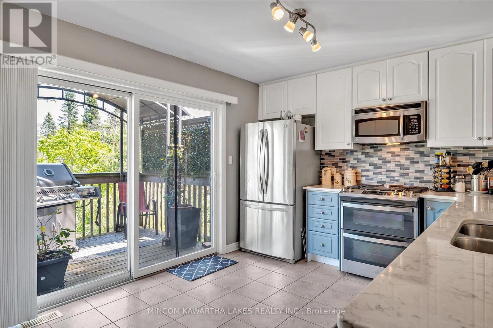 2 Peace Crescent, Peterborough North, Ontario K9H 0C1 - Photo 12 - X12350983