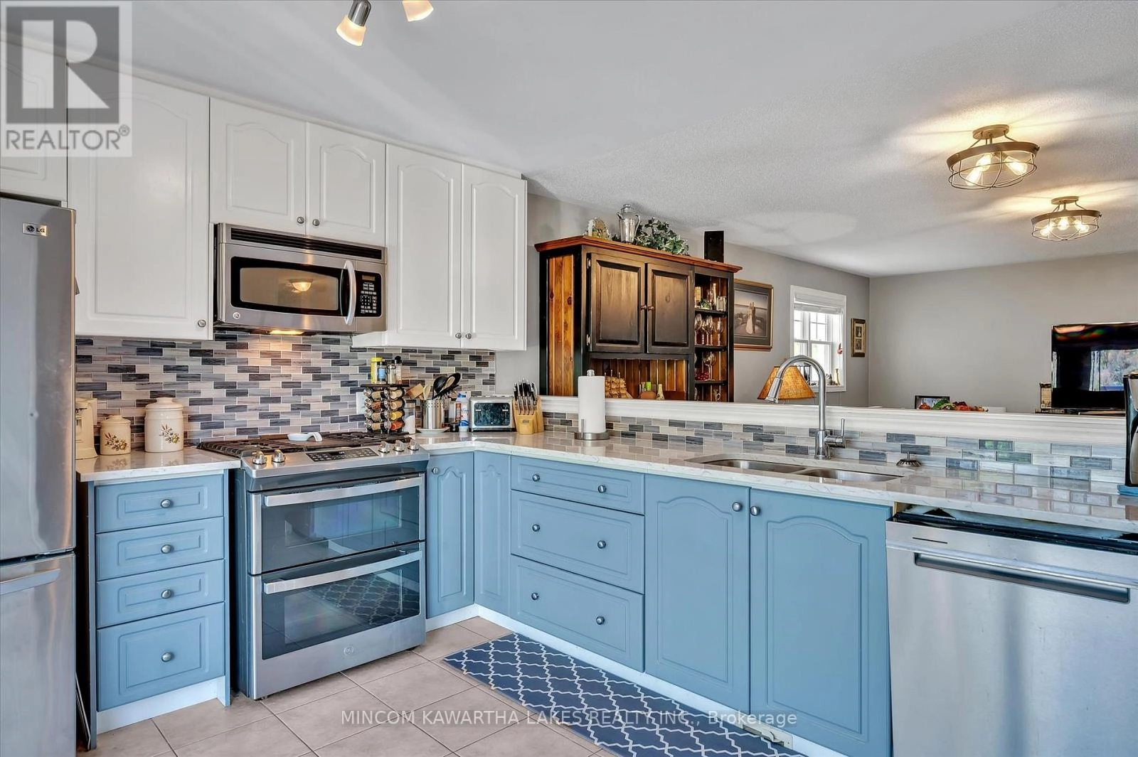 2 Peace Crescent, Peterborough North, Ontario K9H 0C1 - Photo 13 - X12350983