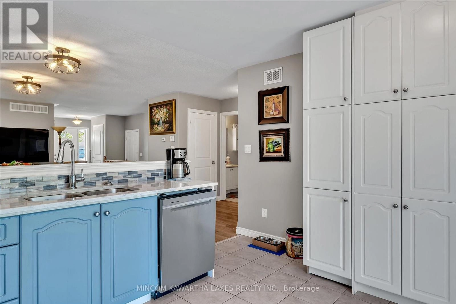 2 Peace Crescent, Peterborough North, Ontario K9H 0C1 - Photo 15 - X12350983