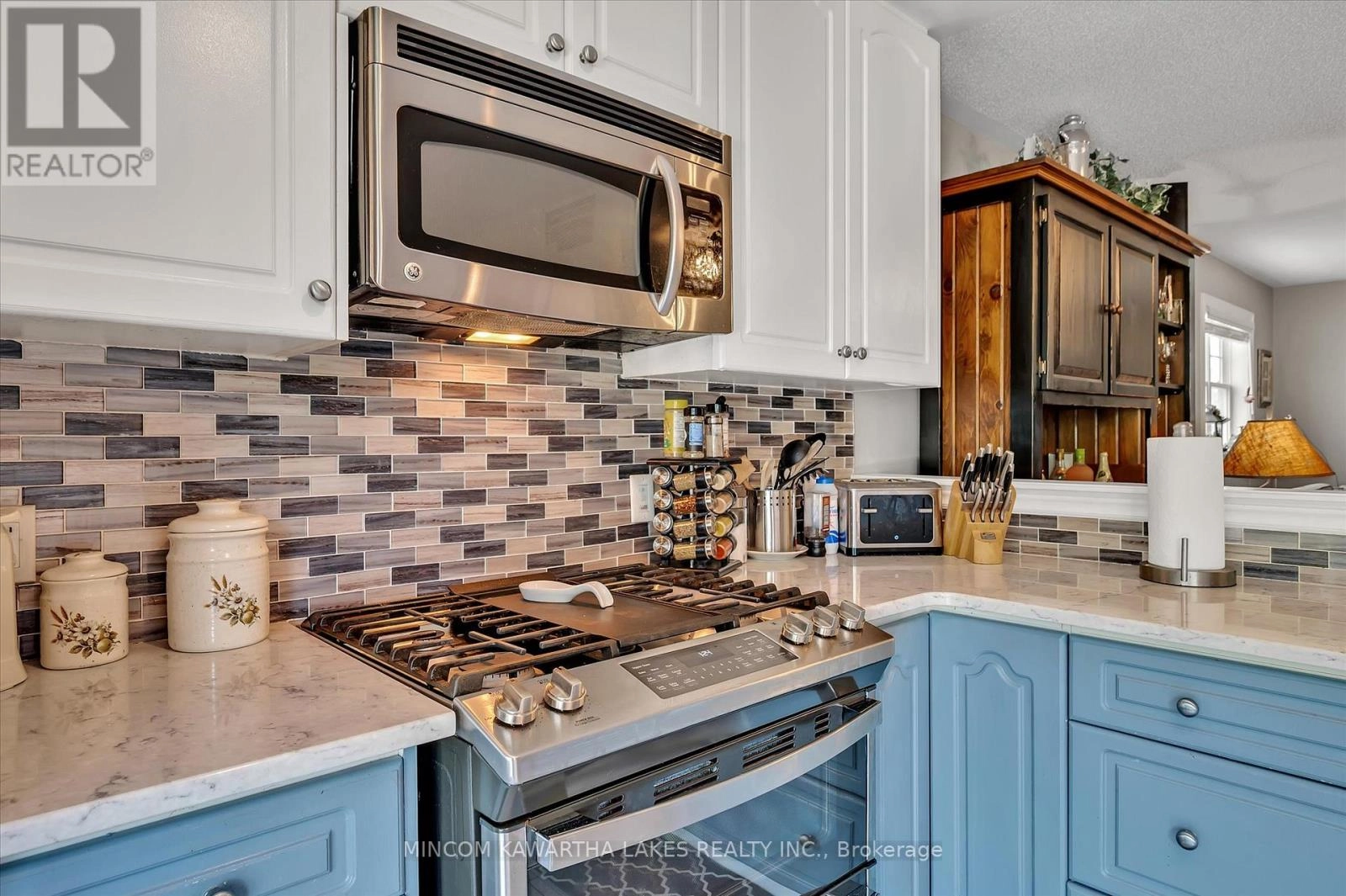 2 Peace Crescent, Peterborough North, Ontario K9H 0C1 - Photo 16 - X12350983