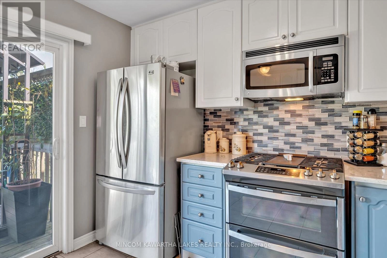 2 Peace Crescent, Peterborough North, Ontario K9H 0C1 - Photo 17 - X12350983