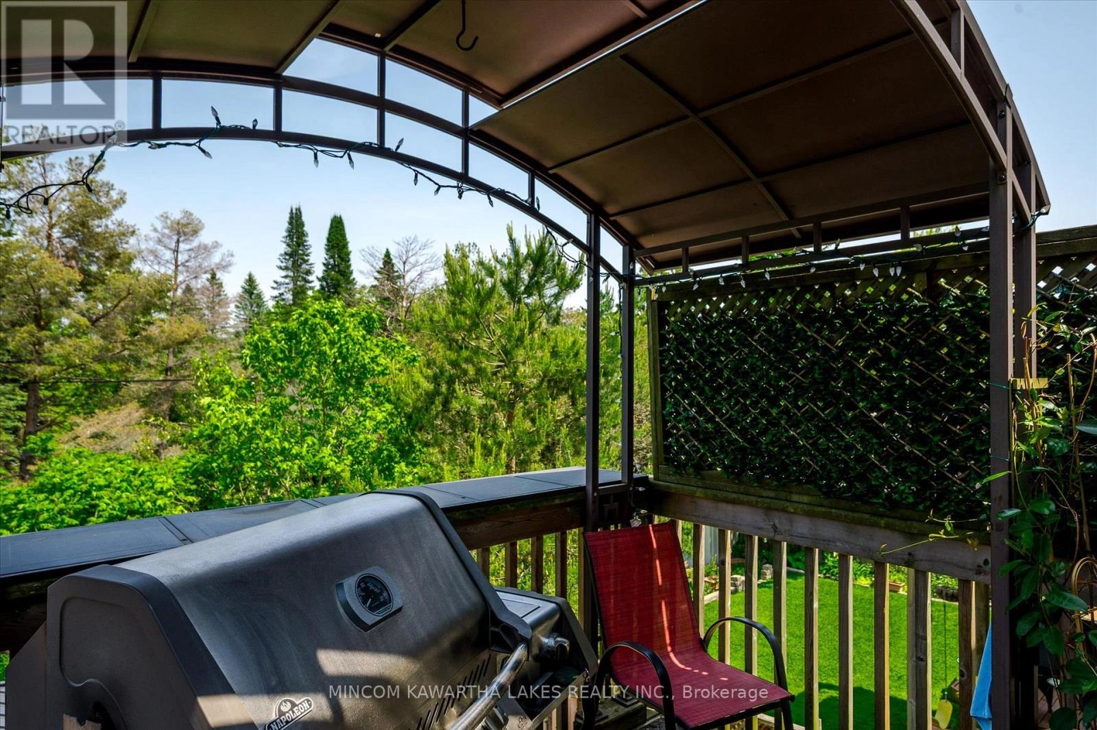 2 Peace Crescent, Peterborough North, Ontario K9H 0C1 - Photo 20 - X12350983