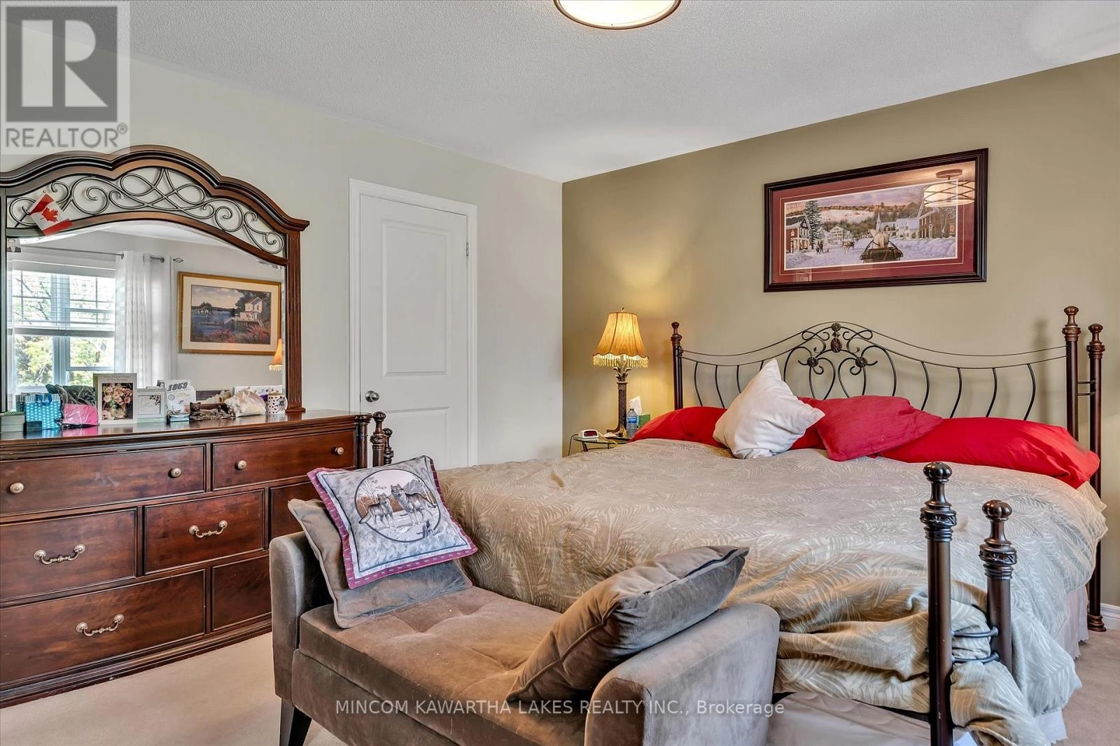 2 Peace Crescent, Peterborough North, Ontario K9H 0C1 - Photo 22 - X12350983