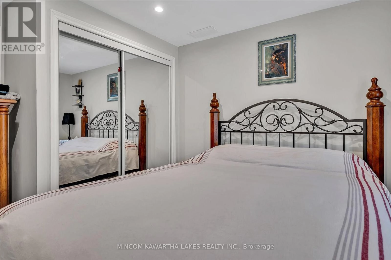 2 Peace Crescent, Peterborough North, Ontario K9H 0C1 - Photo 45 - X12350983