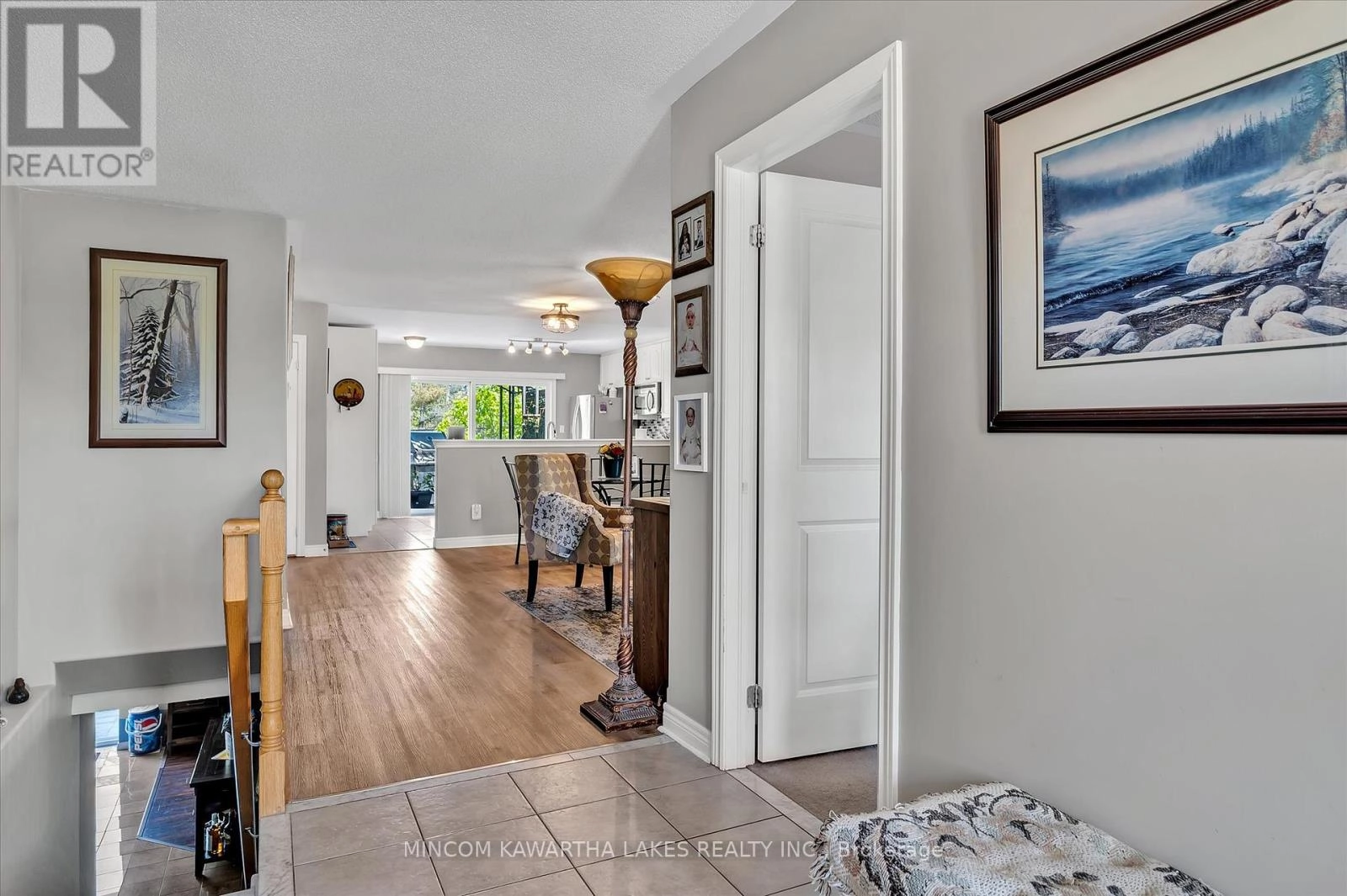 2 Peace Crescent, Peterborough North, Ontario K9H 0C1 - Photo 5 - X12350983