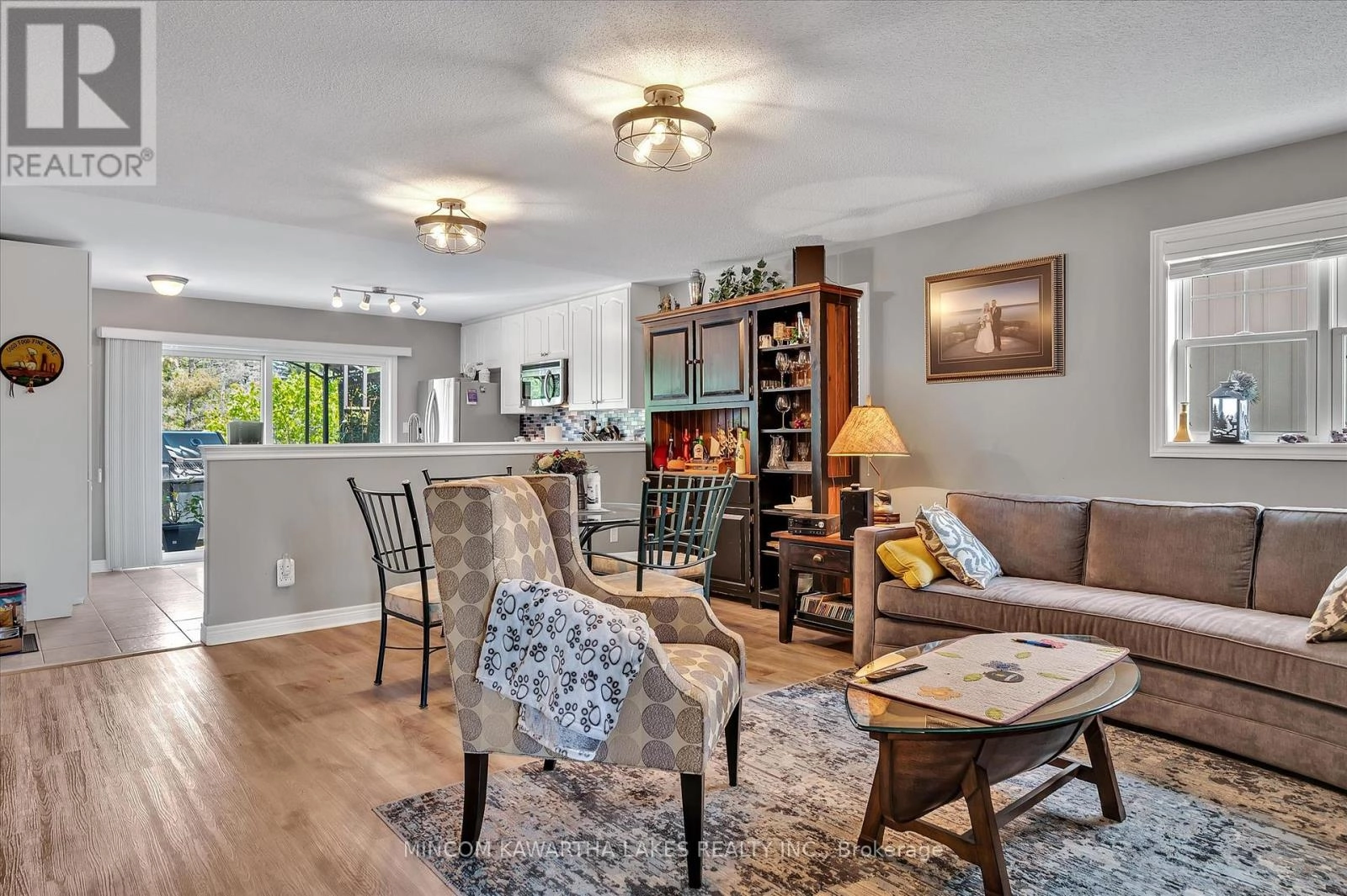 2 Peace Crescent, Peterborough North, Ontario K9H 0C1 - Photo 6 - X12350983