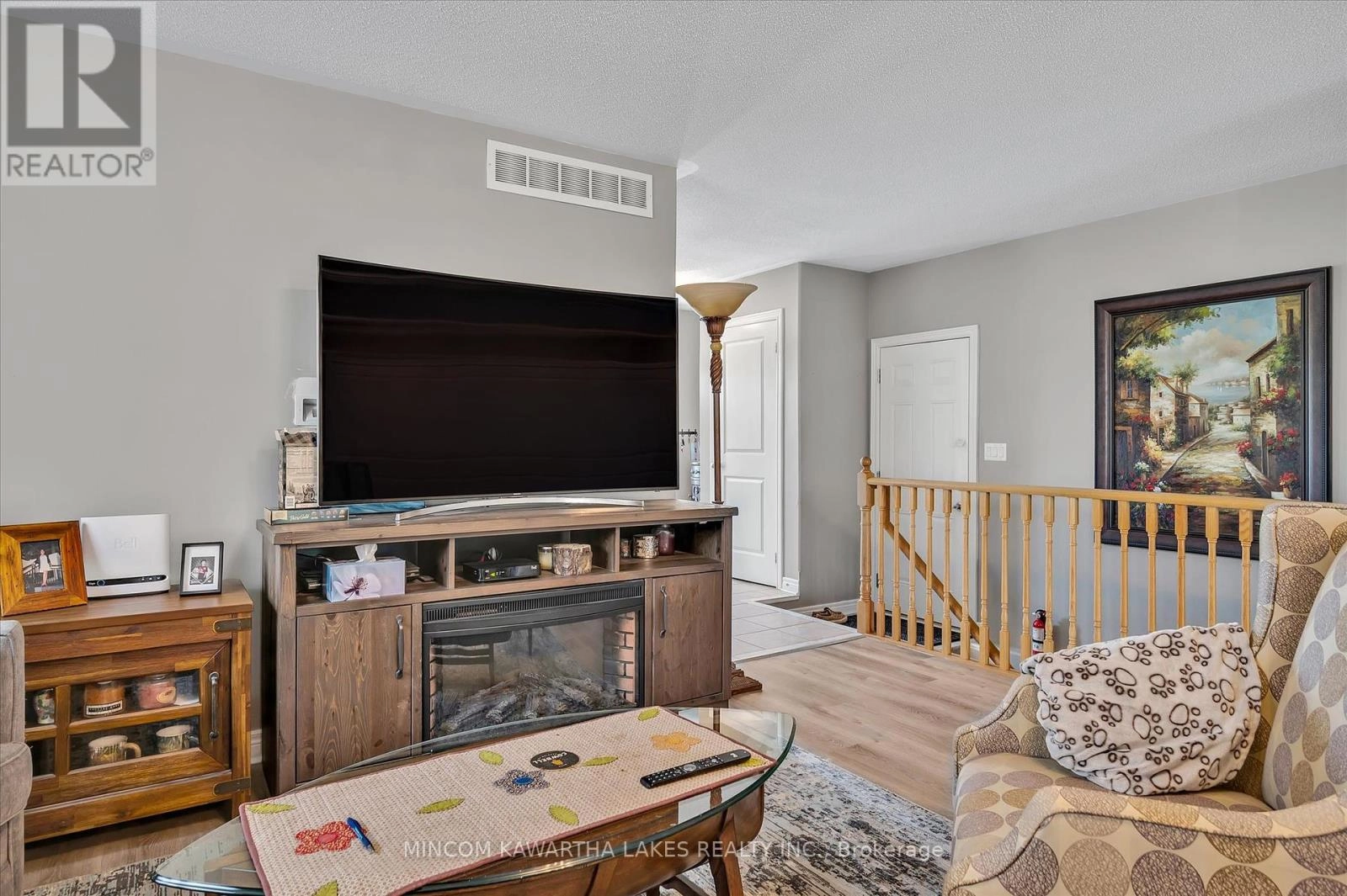 2 Peace Crescent, Peterborough North, Ontario K9H 0C1 - Photo 8 - X12350983