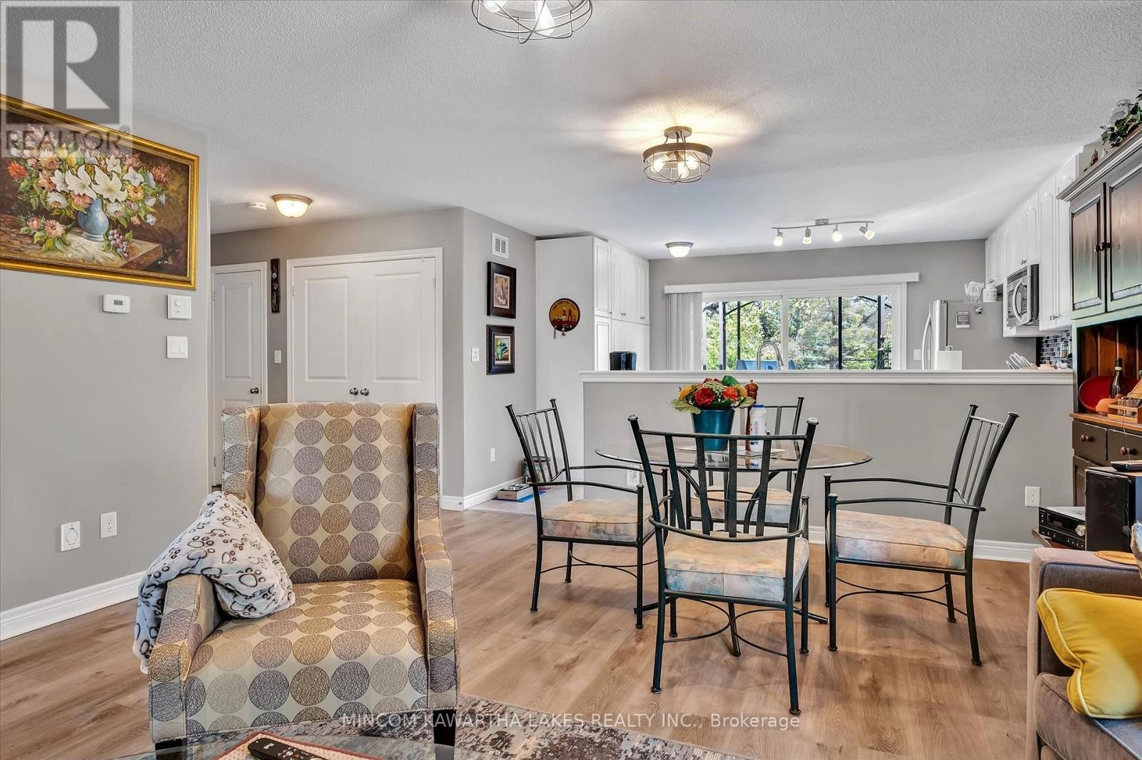 2 Peace Crescent, Peterborough North, Ontario K9H 0C1 - Photo 9 - X12350983