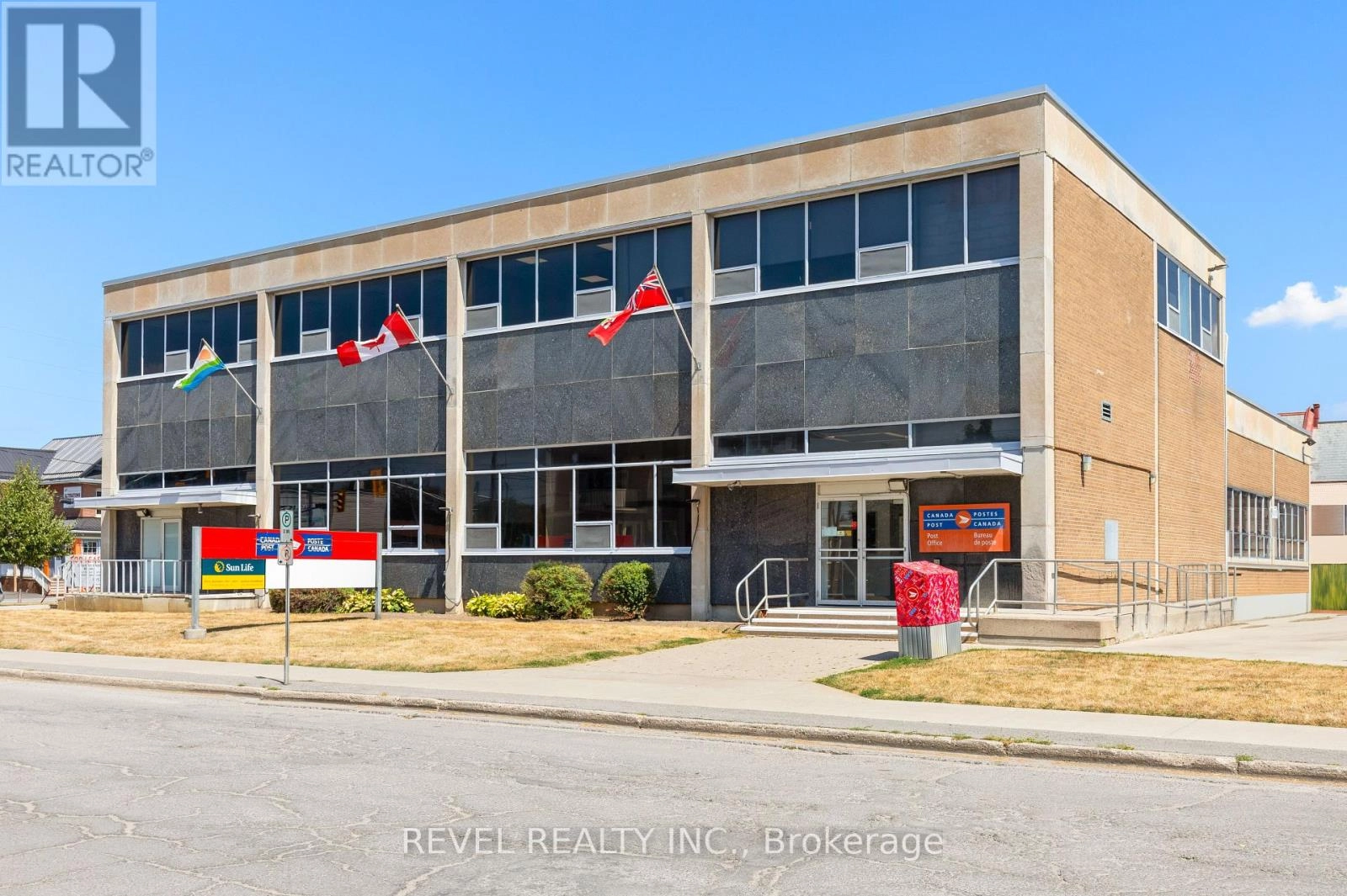 Upper 3 - 34 Cambridge Street S, Kawartha Lakes, Ontario  K9V 3B8 - Photo 1 - X12067795
