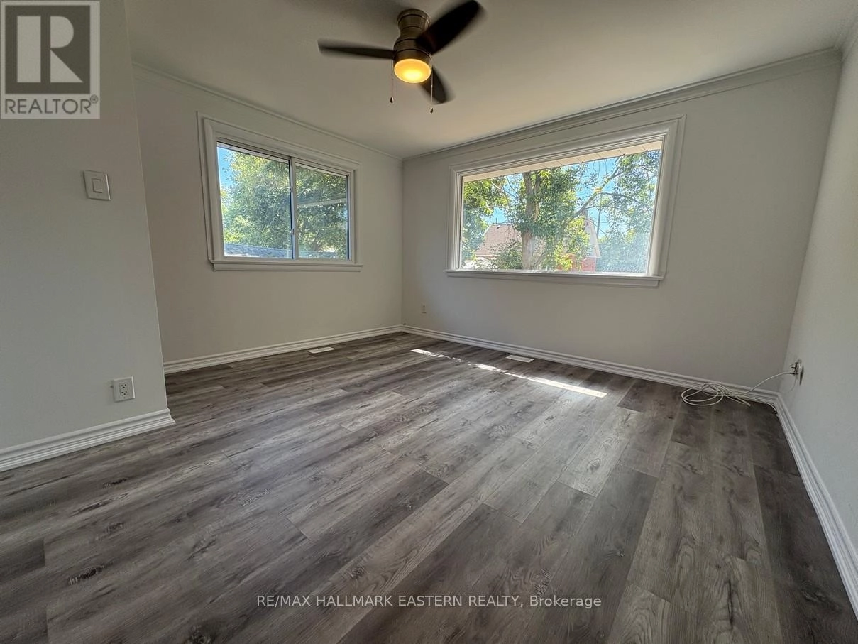 581 Paterson Street, Peterborough Central, Ontario  K9J 4P9 - Photo 2 - X12351319