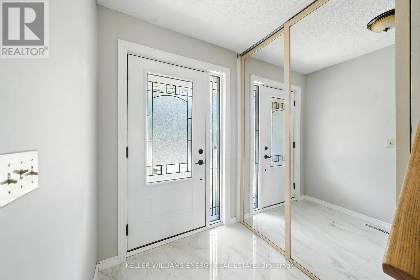 910 Renaissance Drive, Oshawa, Ontario  L1J 8K4 - Photo 2 - E12351556
