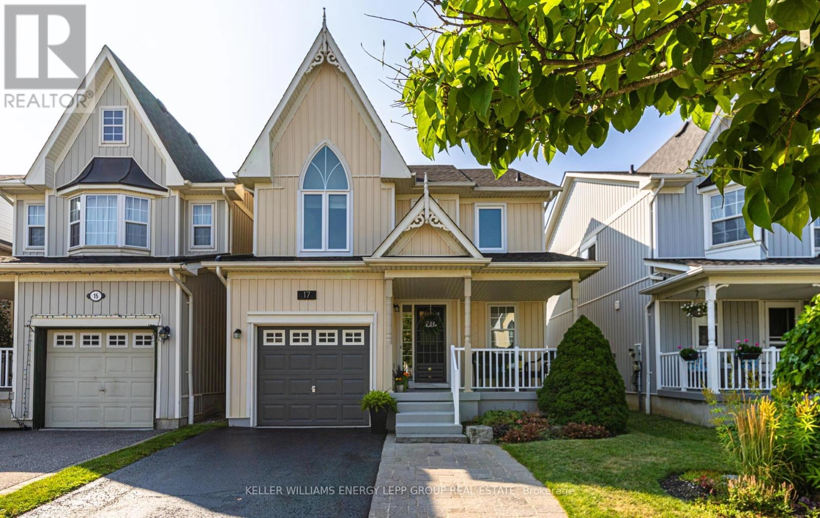 17 BEAUMARIS CRESCENT, Whitby, Ontario
