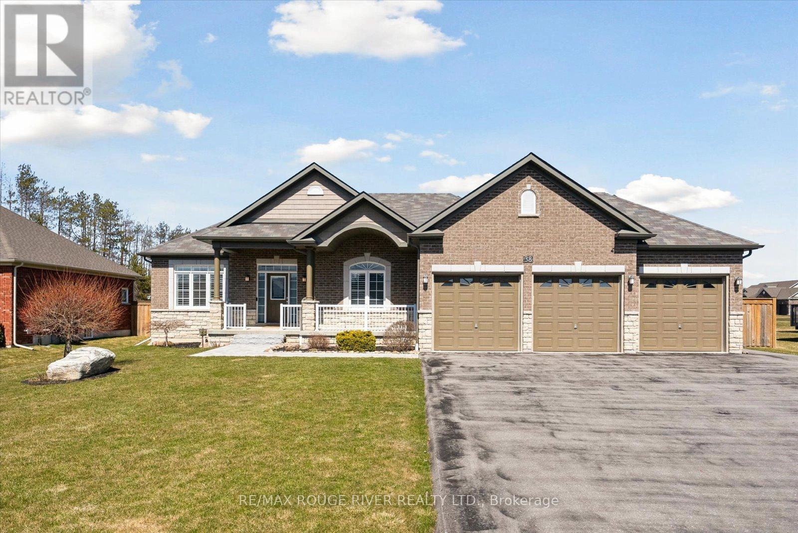 38 Charles Tilley Crescent, Clarington, Ontario  L0A 1J0 - Photo 1 - E12351924