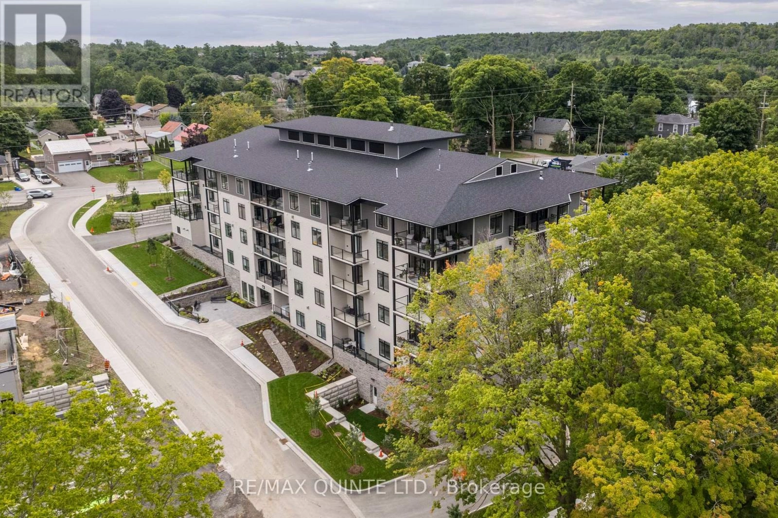 407 - 17 Cleave Avenue, Prince Edward County, Ontario  K0K 2T0 - Photo 1 - X12352096