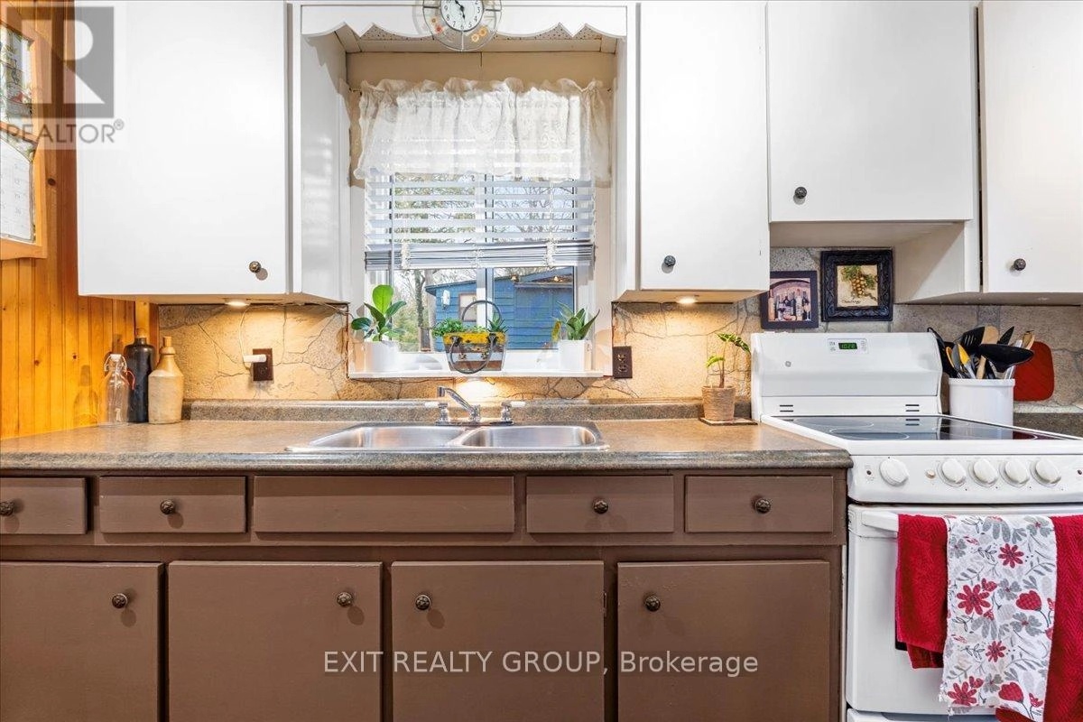 82 Canal Road, Trent Hills, Ontario K0L 1L0 - Photo 6 - X12352313