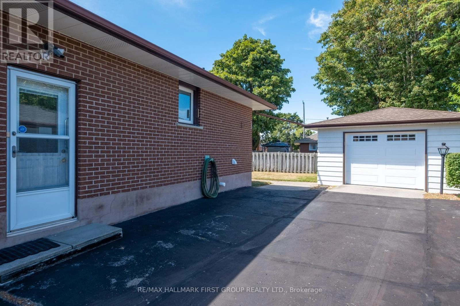 64 Gatineau Street, Oshawa, Ontario  L1H 7G3 - Photo 2 - E12352469