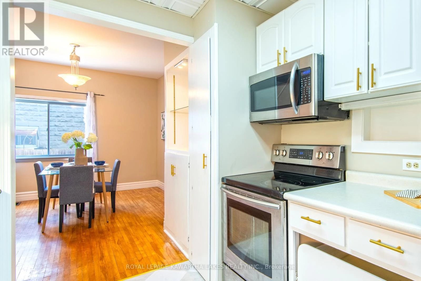 91 Glenelg Street W, Kawartha Lakes, Ontario K9V 2V8 - Photo 10 - X12352452