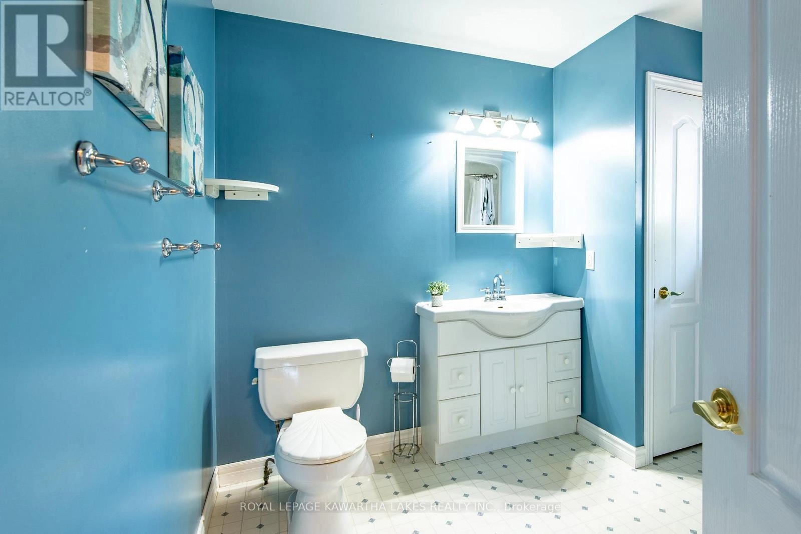 91 Glenelg Street W, Kawartha Lakes, Ontario K9V 2V8 - Photo 16 - X12352452