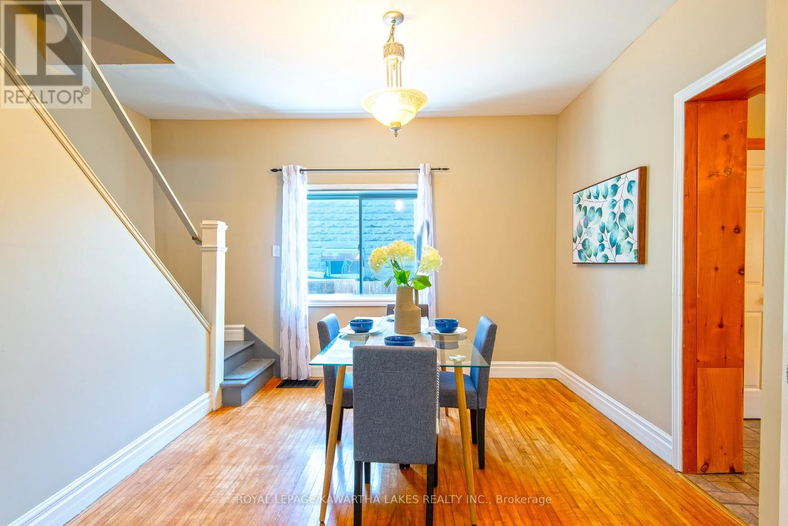 91 Glenelg Street W, Kawartha Lakes, Ontario K9V 2V8 - Photo 6 - X12352452