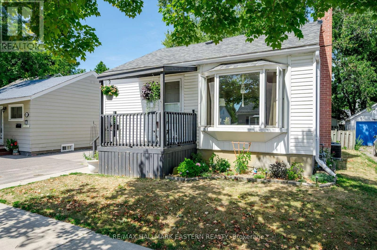 748 New Romaine Street, Peterborough, Ontario  K9J 2E9 - Photo 3 - X12352462