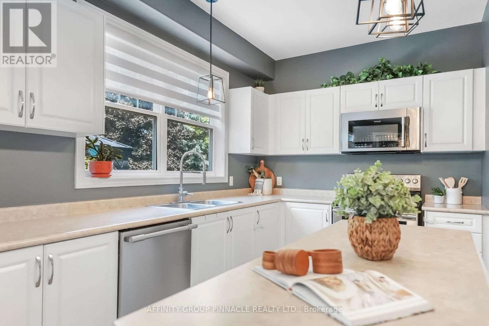 7 Brackendale Trail, Kawartha Lakes, Ontario K9V 0M2 - Photo 16 - X12352512