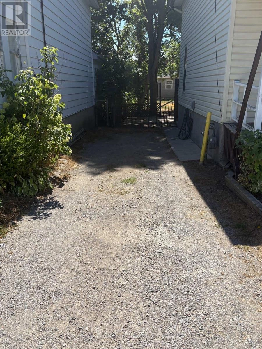 #1 - 581 Paterson Street, Peterborough Central, Ontario K9J 4P9 - Photo 11 - X12352547