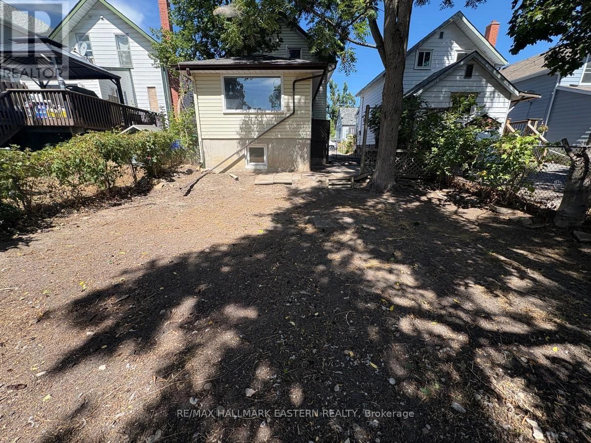 #1 - 581 Paterson Street, Peterborough Central, Ontario K9J 4P9 - Photo 12 - X12352547