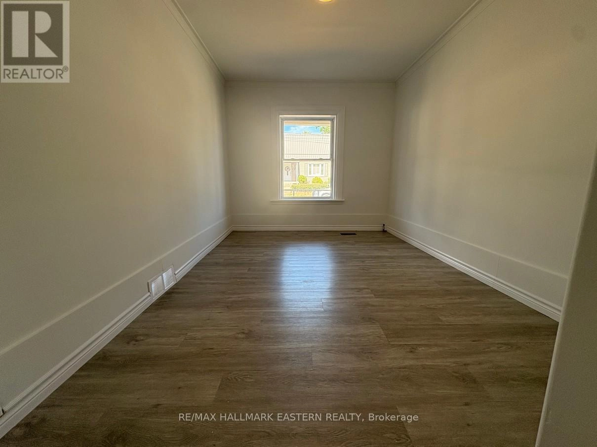 #1 - 581 Paterson Street, Peterborough Central, Ontario K9J 4P9 - Photo 6 - X12352547