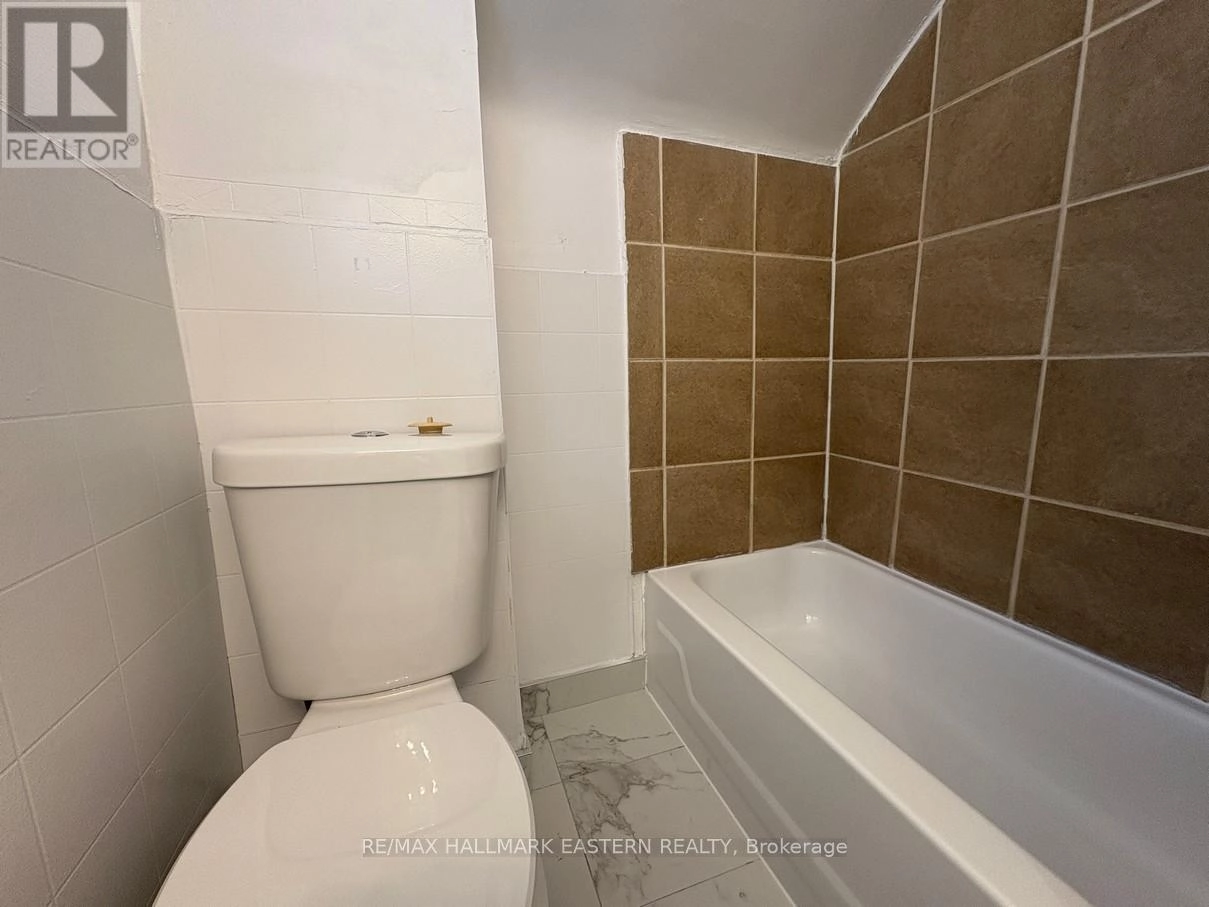 #2 - 581 Paterson Street, Peterborough Central, Ontario K9J 4P9 - Photo 10 - X12352549