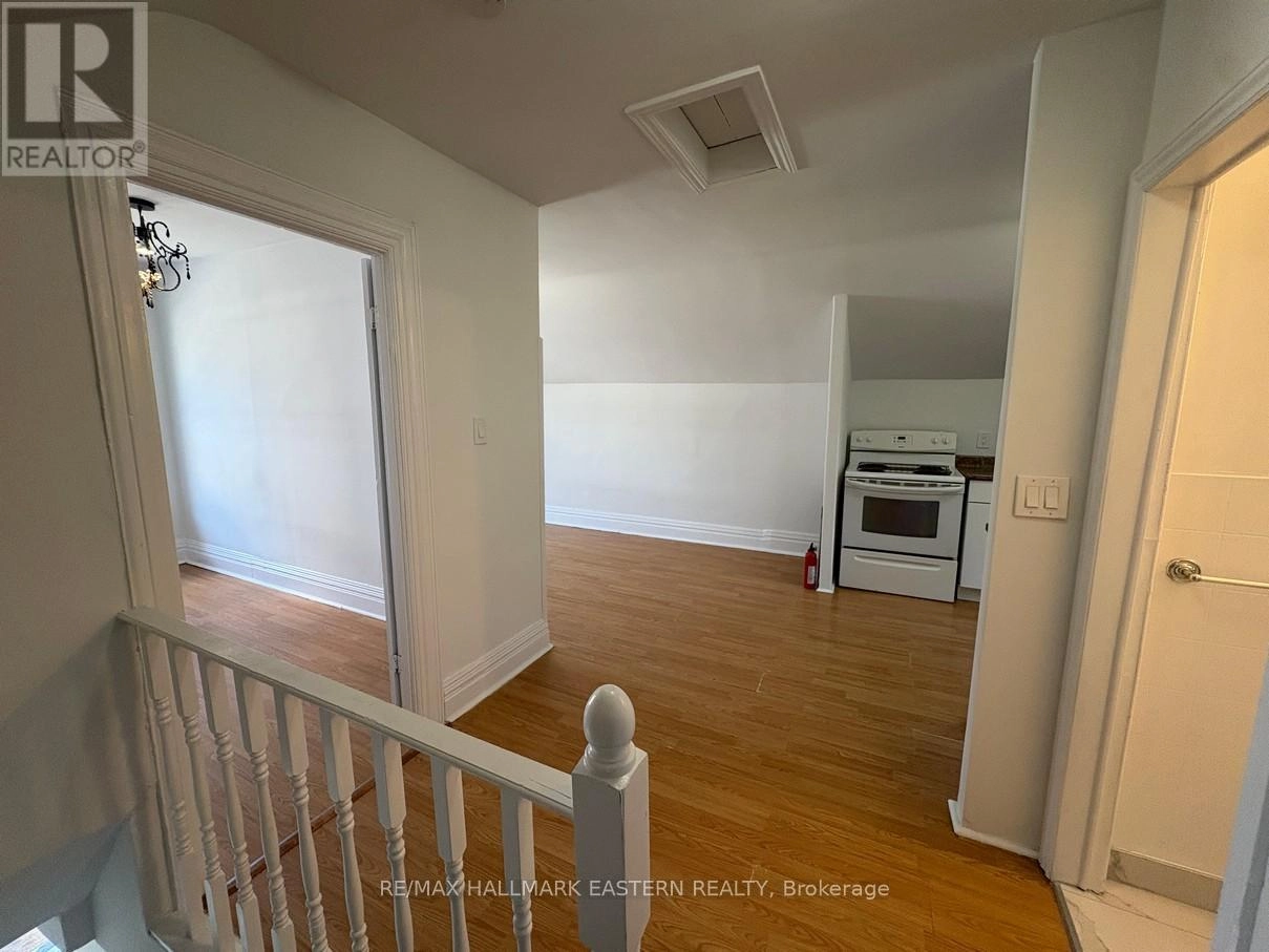 #2 - 581 Paterson Street, Peterborough Central, Ontario K9J 4P9 - Photo 4 - X12352549