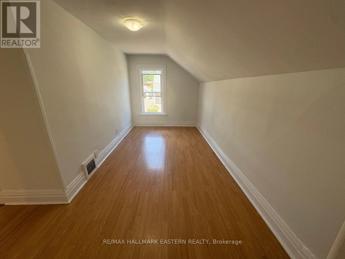 #2 - 581 Paterson Street, Peterborough Central, Ontario K9J 4P9 - Photo 6 - X12352549