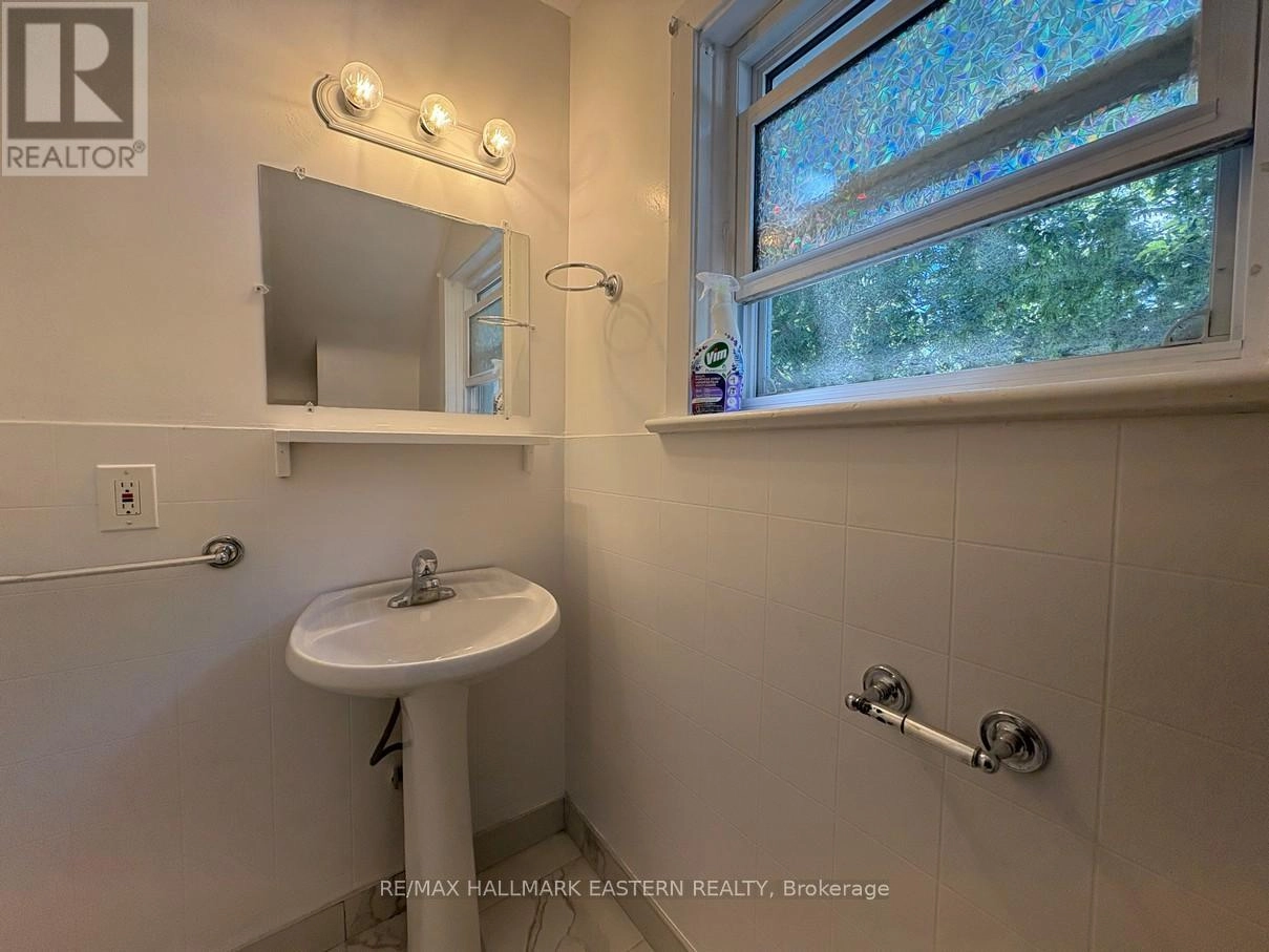 #2 - 581 Paterson Street, Peterborough Central, Ontario K9J 4P9 - Photo 9 - X12352549