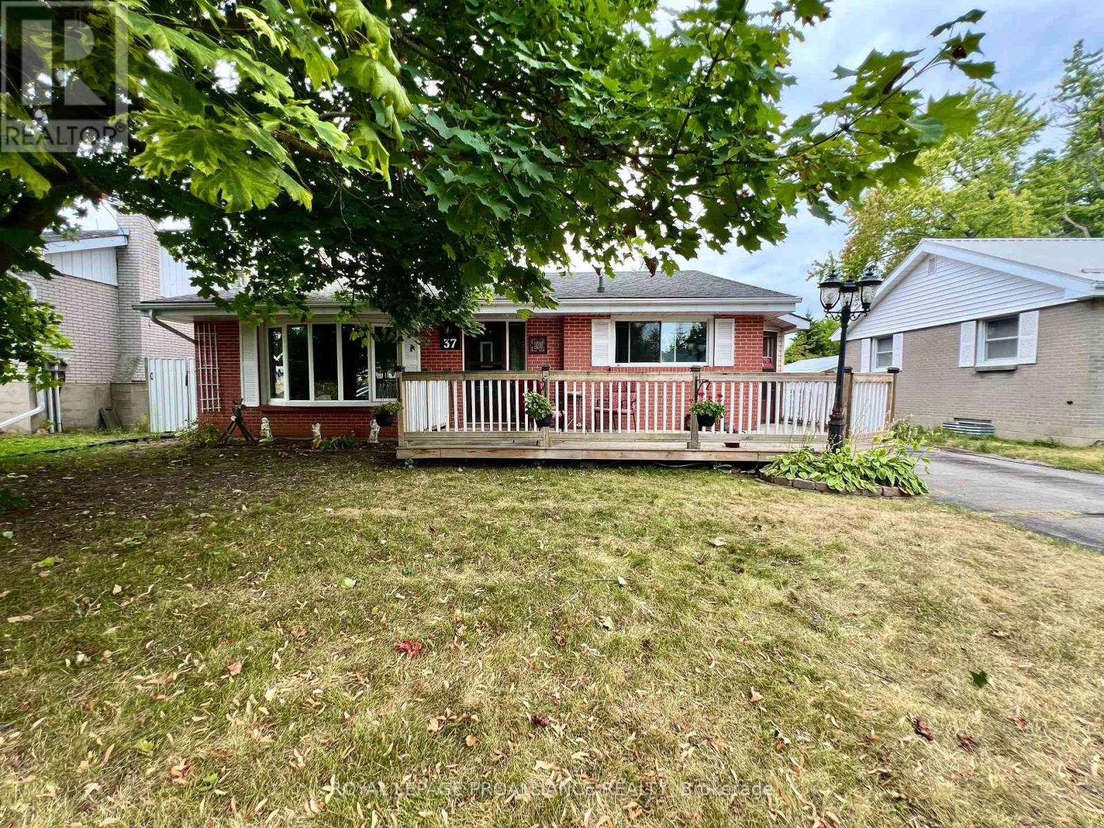 37 Bongard Crescent, Belleville, Ontario  K8P 2L4 - Photo 1 - X12353440