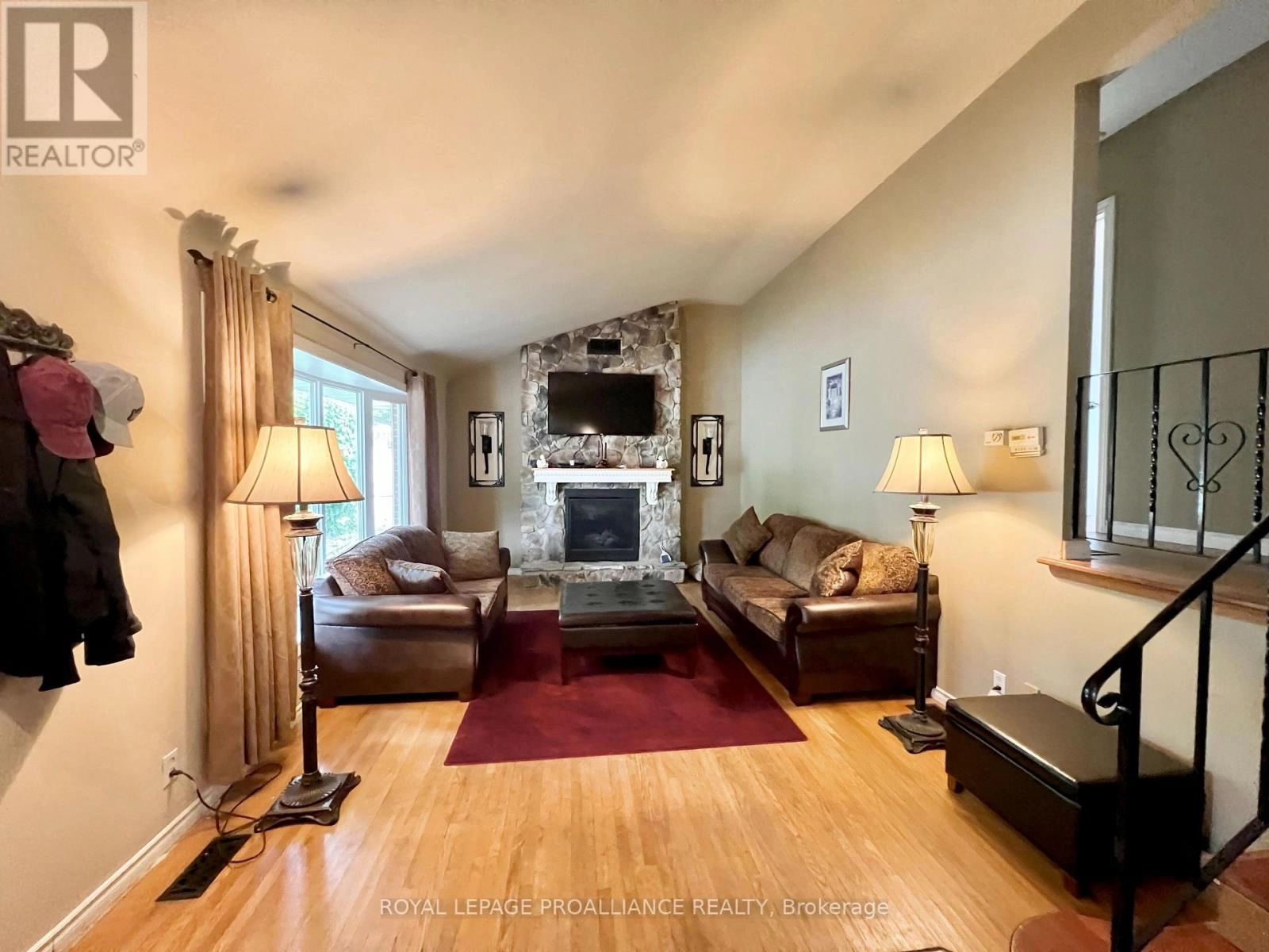 37 Bongard Crescent, Belleville, Ontario  K8P 2L4 - Photo 3 - X12353440
