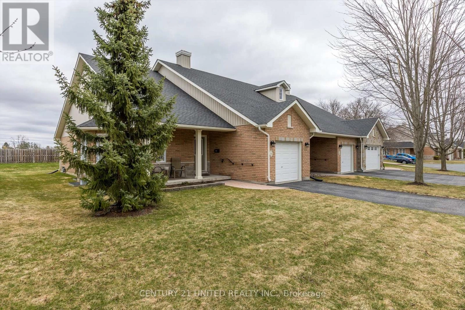 6 Village Crescent, Peterborough West, Ontario  K9J 8S7 - Photo 3 - X12093046