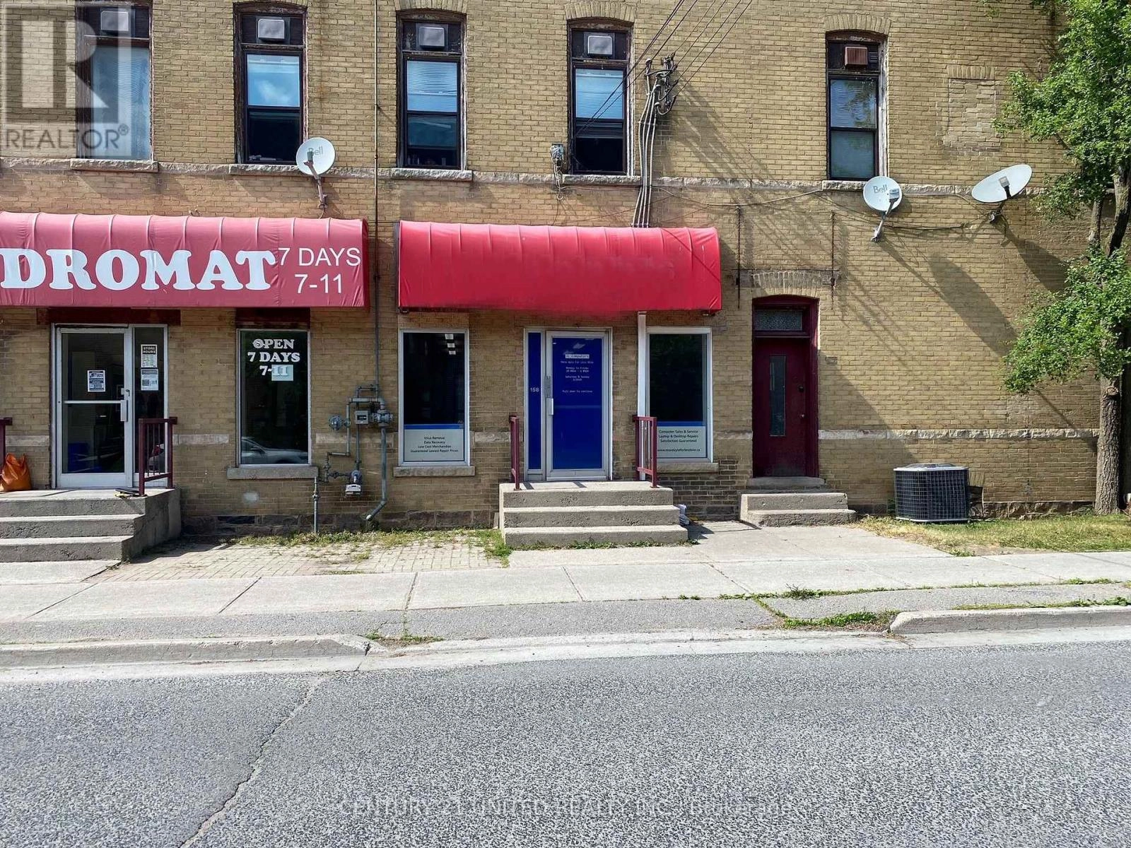 158 Dublin Street, Peterborough Central, Ontario  K9H 3B5 - Photo 1 - X8415264