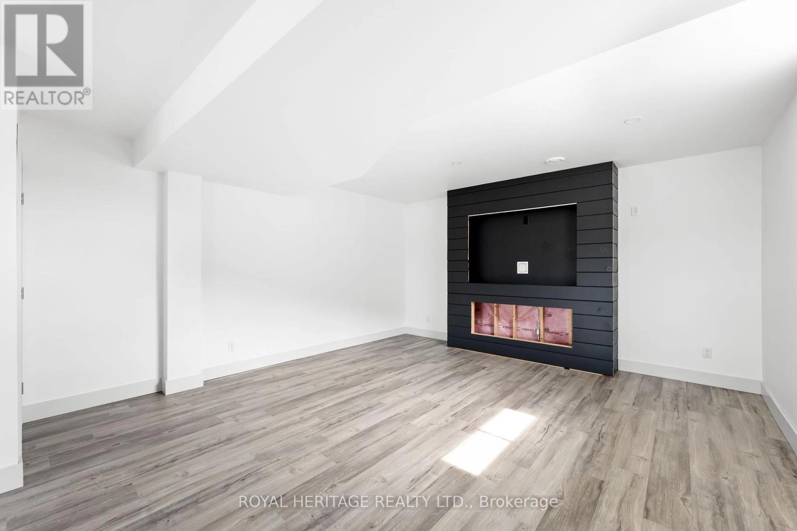 39 Caleb Crescent, Quinte West, Ontario K0K 2C0 - Photo 28 - X12353140