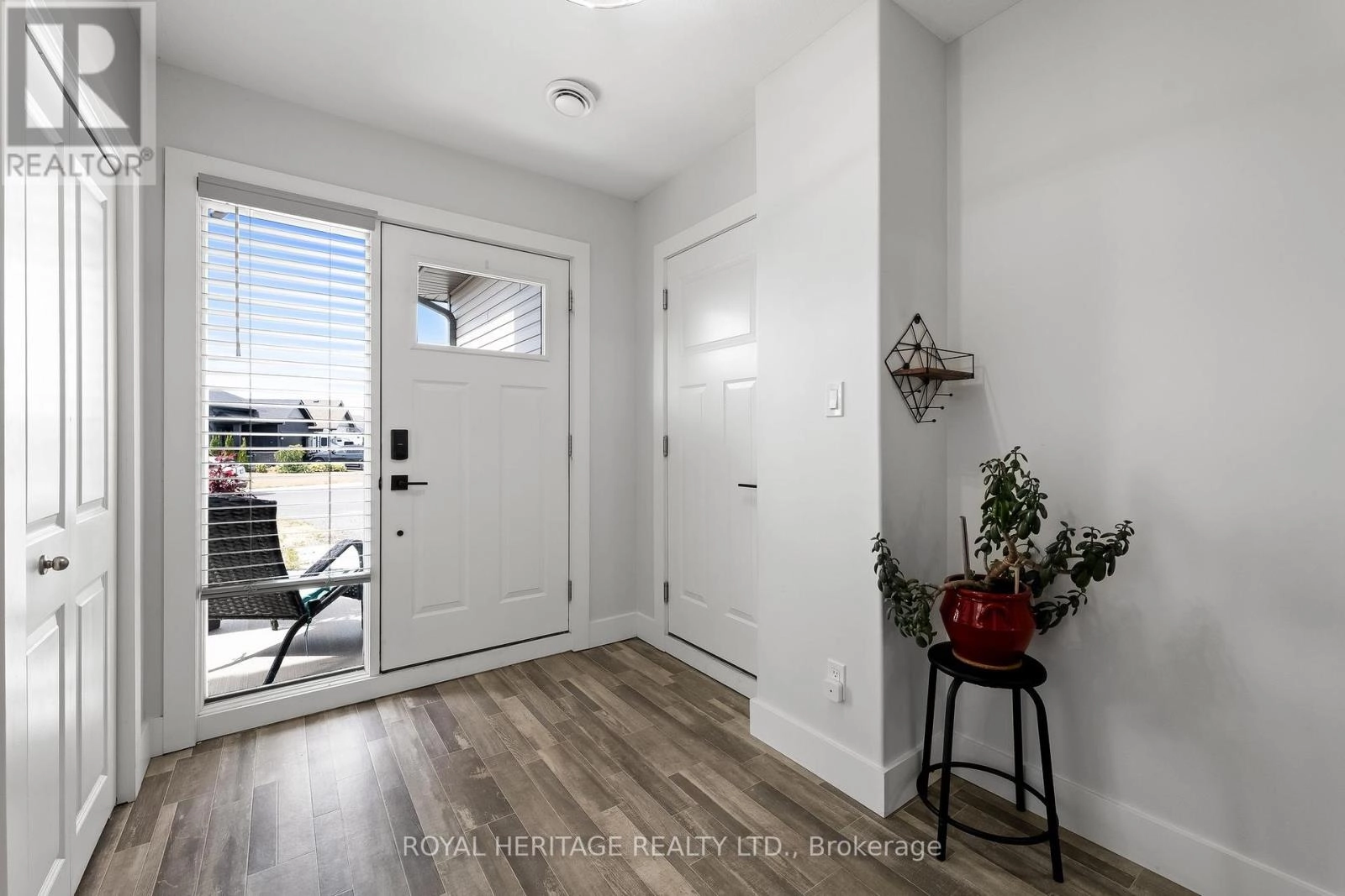 39 Caleb Crescent, Quinte West, Ontario K0K 2C0 - Photo 7 - X12353140