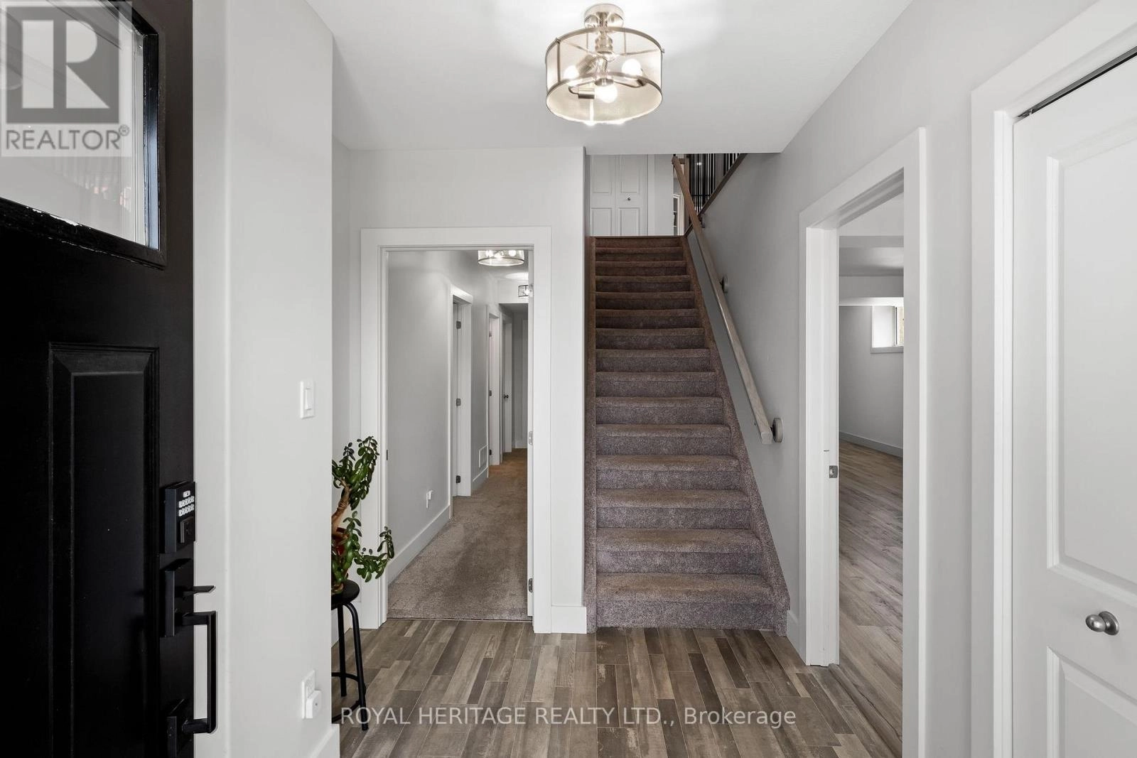 39 Caleb Crescent, Quinte West, Ontario K0K 2C0 - Photo 6 - X12353140