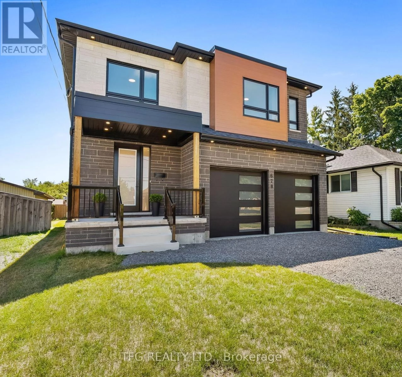 678 OTONABEE DRIVE, Peterborough South, Ontario
