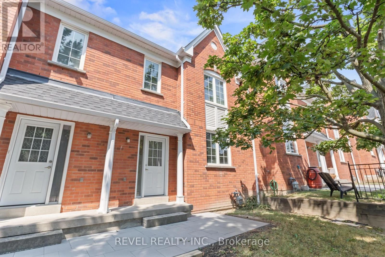 56 - 10 Bassett Boulevard, Whitby, Ontario  L1N 9C4 - Photo 2 - E12353969