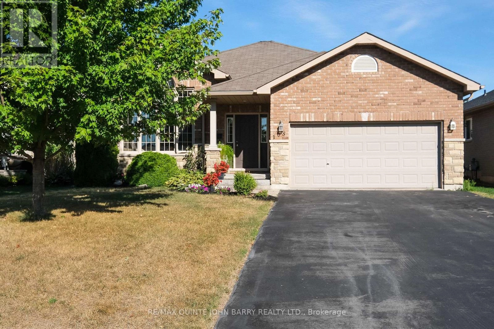 105 Parkview Heights, Quinte West, Ontario  K8V 0A2 - Photo 3 - X12354167