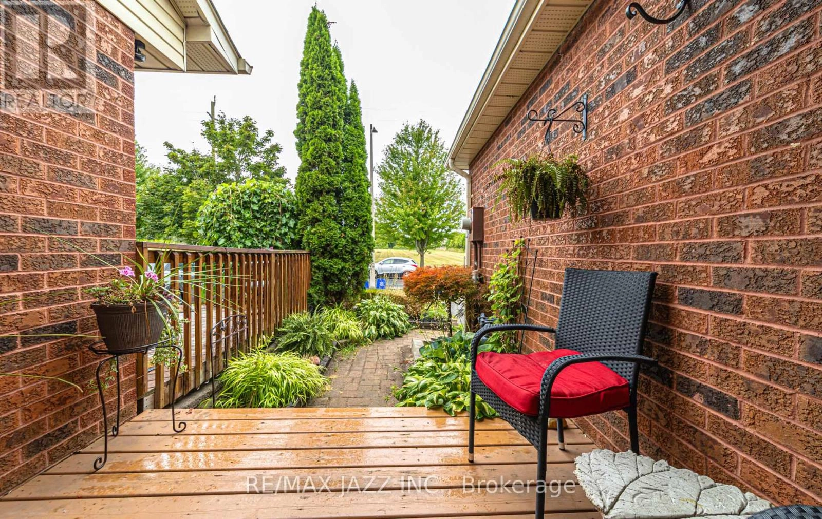 91 Galbraith Court, Clarington, Ontario  L1C 4P7 - Photo 3 - E12354330
