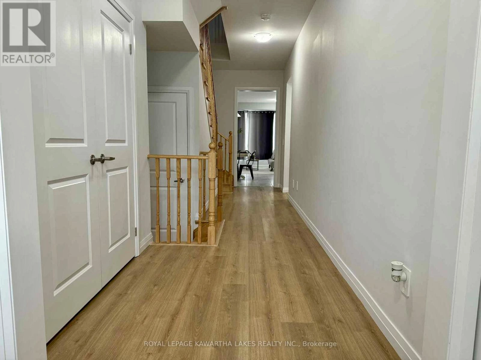 19 Keenan Street, Kawartha Lakes, Ontario  K9V 6C2 - Photo 2 - X12354421
