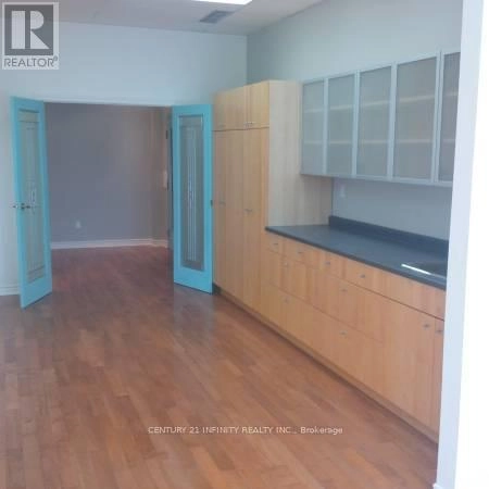 200 - 323 Kerr Street, Oakville, Ontario  L6K 3B6 - Photo 2 - W12354536