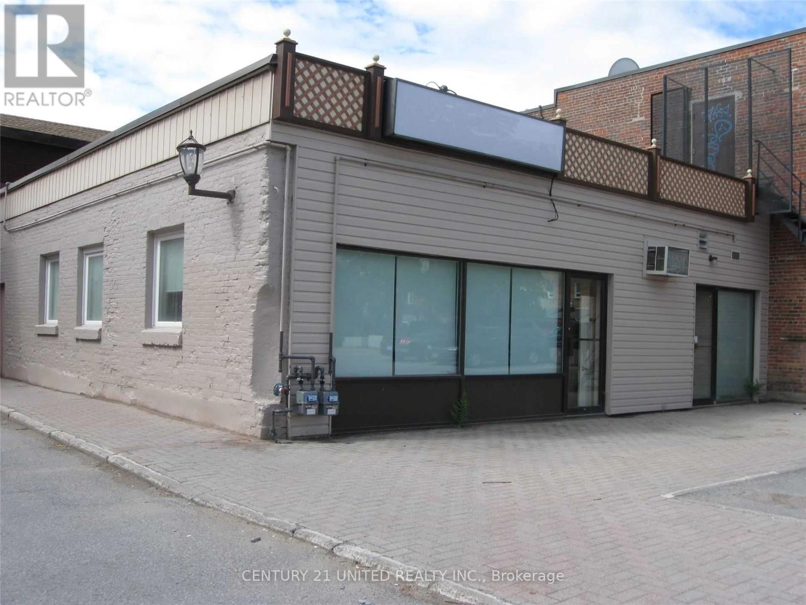 Upper - 200 Charlotte Street, Peterborough Central, Ontario  K9J 2T8 - Photo 2 - X4996156